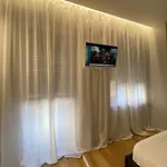 Cit,ma C'e Tut!tiny,but Need Is In! Apartman