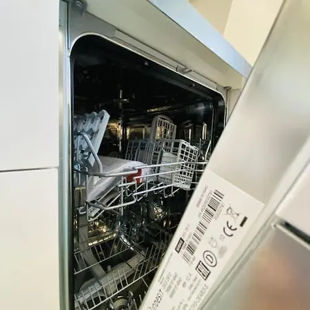 Cit,ma C'e Tut!tiny,but Need Is In!