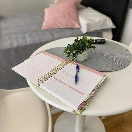 Cit,ma C'e Tut!tiny,but Need Is In! Turín