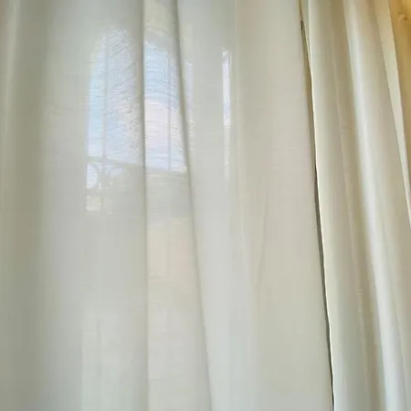 Cit,ma C'e Tut!tiny,but Need Is In!