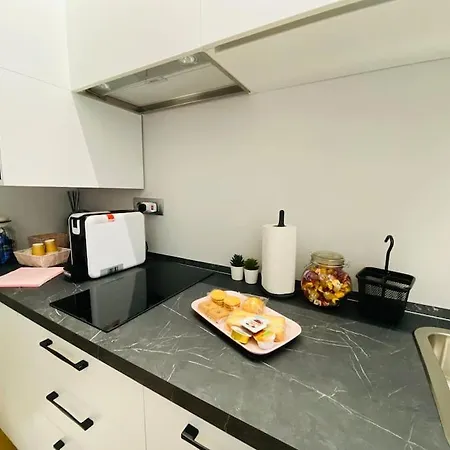 Apartment Cit,ma C'e Tut!tiny,but Need Is In! Turin