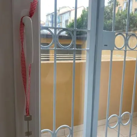 Cit,ma C'e Tut!tiny,but Need Is In! Appartement