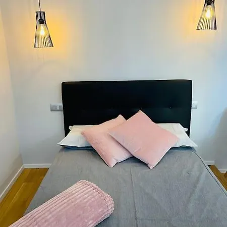 Cit,ma C'e Tut!tiny,but Need Is In! Appartement