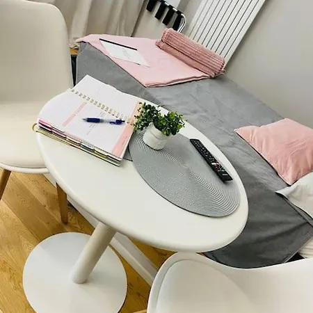 Cit,ma C'e Tut!tiny,but Need Is In!