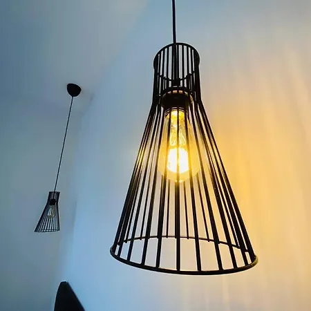 Cit,ma C'e Tut!tiny,but Need Is In! Turyn