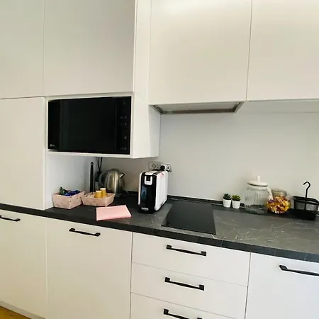 Cit,ma C'e Tut!tiny,but Need Is In! * Turyn